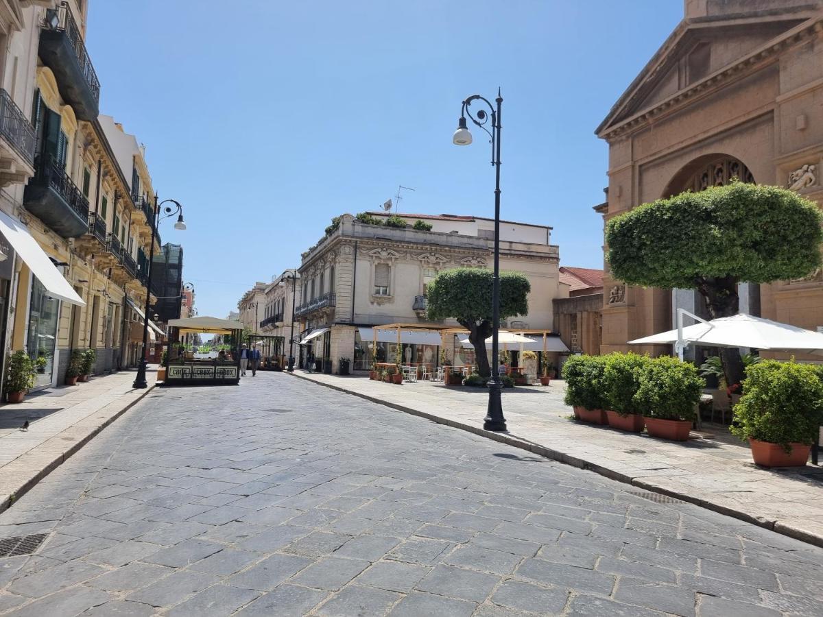 Apartamento Loft Magna Grecia Reggio Calabria Centro Storico A 3 Minuti A Piedi Dal Mare Exterior foto