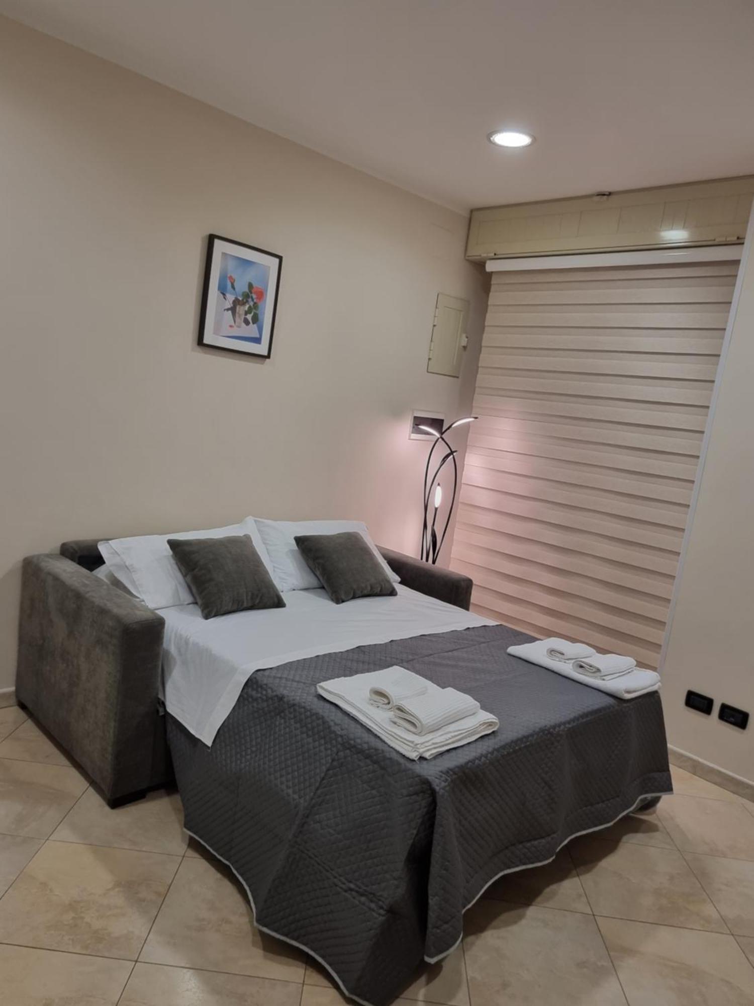 Apartamento Loft Magna Grecia Reggio Calabria Centro Storico A 3 Minuti A Piedi Dal Mare Exterior foto